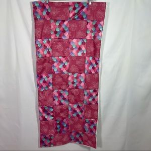Handcrafted Lap Quilt, Cute pink Pattern Tied. 44" Wide and 48" Long. New cond!
